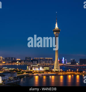Night Skyline von Macao und Telekommunikation Turm, Torre de Macau. Se, Macau, China. Stockfoto