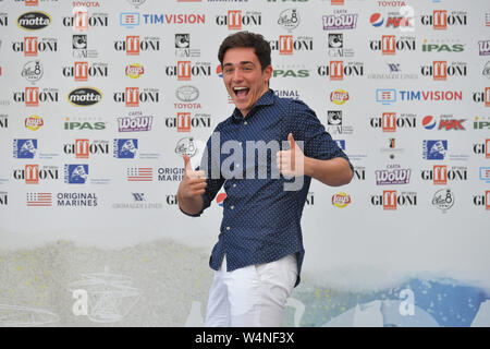 Giffoni Valle Piana, Italia. 24. Juli, 2019. Foto Cafaro/LaPresse 24 Luglio 2019 Giffoni Valle Piana, Giffoni Film Festival Italia Spettacolo 2019 Nella Foto: Tommaso Cassissa. Foto Cafaro/LaPresse Juli 24, 2019 Giffoni Valle Piana, Giffoni Italien Unterhaltung Erfahrungen 2019 Im Pic: Tommaso Cassissa. Credit: LaPresse/Alamy leben Nachrichten Stockfoto