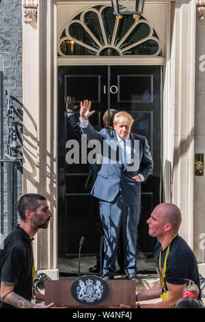 Downing Street, London, UK. 24. Juli, 2019. Boris Johnson, der neue Premierminister, kommt in Downing Street. Er ist ein Ersatz für die Theresa kann, nachdem sie unten trat. Credit: Guy Bell/Alamy leben Nachrichten Stockfoto