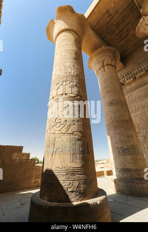 Spalte in Kom Ombo Tempel, Stadt Assuan, Ägypten Stockfoto