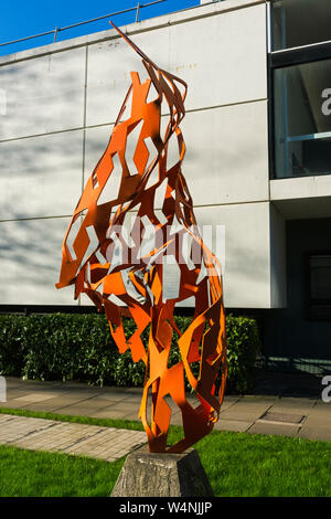 "Verbrennung" von Marshall Hall, 1994. Renold Gebäude, UMIST Campus, Universität von Manchester, Manchester, England, UK Stockfoto