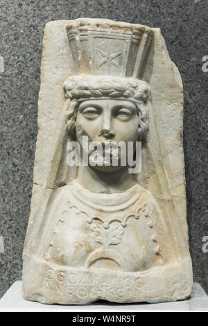 Denizli/Türkei - Juni, 26 2019: Relief Bild der lokalen Aphrodite, 2. Jahrhundert n. Chr. im Theater der Antike Stadt Aphrodisias Türkei gefunden Stockfoto