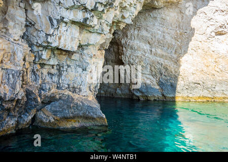 Griechenland, Zakynthos, Keri Caves Bootsfahrt zu den türkisblauen Wasser Stockfoto