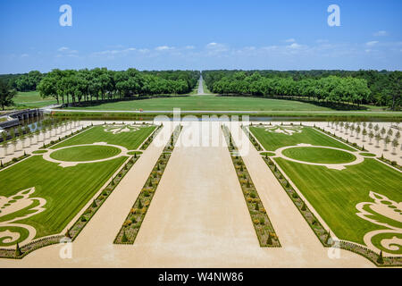 Schloss Chambord, Frankreich - Juli 07, 2017: Garten an einem sonnigen Tag im Schloss Chambord, Frankreich am Juli 07, 2017 Stockfoto