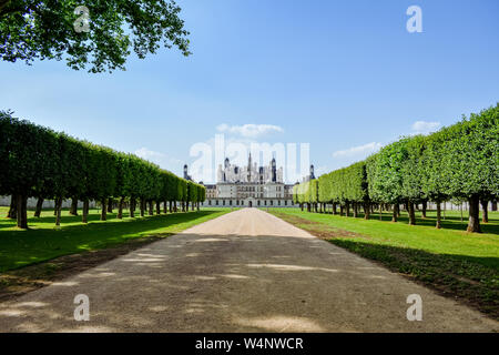 Schloss Chambord, Frankreich - Juli 07, 2017: Frontale Ansicht an einem sonnigen Tag im Schloss Chambord, Frankreich am Juli 07, 2017 Stockfoto