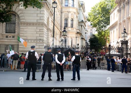 Der Tag Boris Johnson wurde Premierminister und Theresa May trat am 24. Juli 2019. Stockfoto