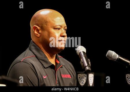 Hollywood, Kalifornien, USA. 24. Juli, 2019. Stanford Trainer David Shaw während der PAC-12 Medien Tag am Ray Dolby Ballsaal in Hollywood & Highlands (Foto durch Jevone Moore) Credit: Csm/Alamy leben Nachrichten Stockfoto