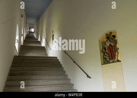 Kreuzgang der Wallfahrtskirche Mariahilf, Passau, Niederbayern, Deutschland Stockfoto