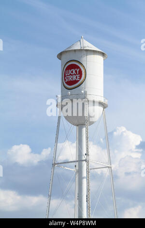 Die Lucky Strike Wassertank in die American Tobacco Historic District in Durham, NC, USA Stockfoto