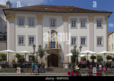 Straßencafé, Altstadt, Passau, Niederbayern, Bayern, Deutschland Stockfoto