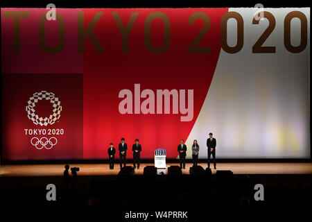 Tokio, Japan. 24. Juli, 2019. (L - R) Hiromi Miyake, Takuya Haneda, Junichi Kawanishi, Medaillen, Ryohei Miyata, Homare Sawa, Yuta Watanabe, 9. Februar 2019: Tokyo 2020 Olympische Spiele Organisationskomitee hält "ein Jahr" Feier in Tokyo International Forum in Tokio, Japan. Credit: MATSUO. K/LBA SPORT/Alamy leben Nachrichten Stockfoto