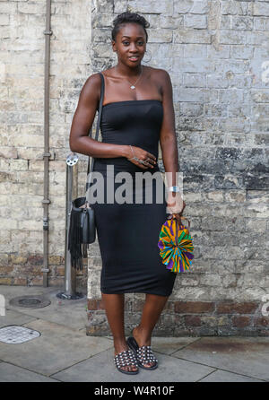 London, Großbritannien. 24. Juli, 2019. Remel London an der Eröffnung der Nacht der Friseur Chronik im Roundhouse in London Quelle: SOPA Images Limited/Alamy leben Nachrichten Stockfoto