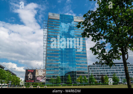 Blick auf Business Tower "Wesertower' im neuen Stadtteil "Überseestadt" Stockfoto