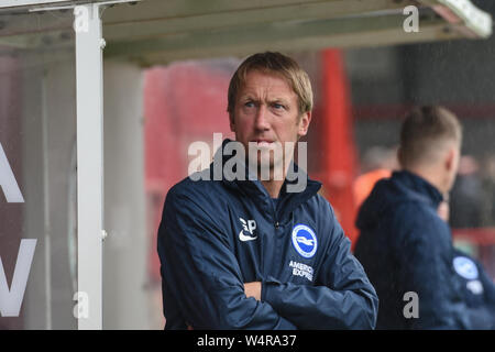 19. Juli 2019, Broadfield Stadium, Crawley, England; vor Saisonbeginn freundlich, Crawley vs Brighton: Graham Potter Manager von Brighton Credit: Phil Westlake/News Bilder der Englischen Football League Bilder unterliegen DataCo Lizenz Stockfoto