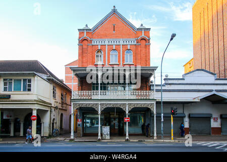 Kolonialgebäude in der Langalibalele Street in Pietermaritzburg, der Hauptstadt der Region KwaZulu-Natal in Südafrika Stockfoto