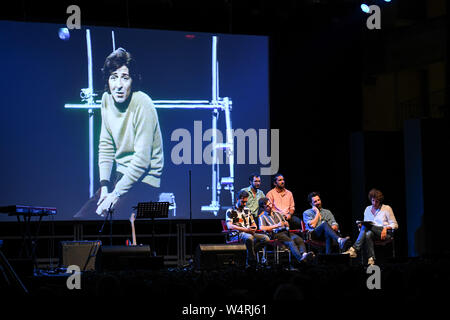 Camaiore, Italien. 24. Juli, 2019. Die italienische Band EX-OTAGO auf der Bühne des Festival gaber in Camaiore. Credit: Stefano Dalle Luche/Pacific Press/Alamy leben Nachrichten Stockfoto