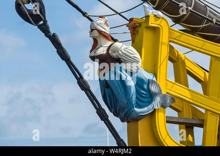 Etoile du Roy ist ein dreimaster 6-rate Fregatte, ein Nachbau eines Corsair Fregatte und kann das ganze Jahr in Saint-Malo, Frankreich besucht werden. Stockfoto