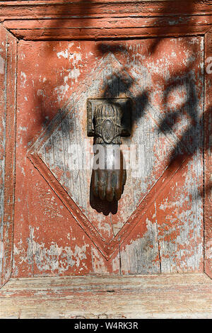 Hand geformt Türklopfer, Granada, Andalusien, Spanien Stockfoto