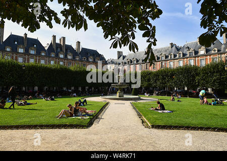 Place des Vosges, Paris, Frankreich Stockfoto