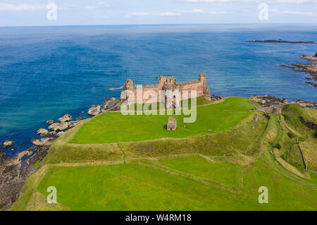 Luftaufnahme von Tantallon Castle in East Lothian, Schottland, Großbritannien Stockfoto