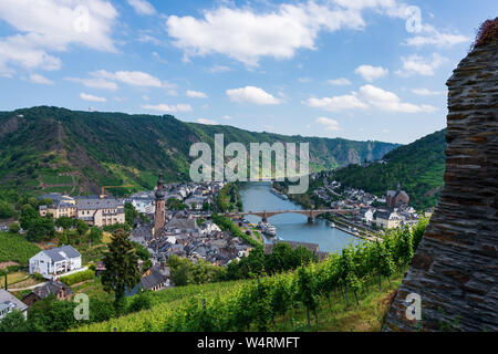 Blick auf die Reichsburg (Schloss) auf Cochem Stockfoto