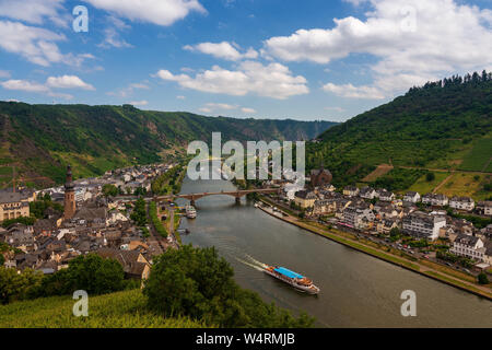 Blick auf die Reichsburg (Schloss) auf Cochem Stockfoto