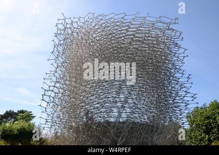 Der Bienenkorb zeitgenössische Kunst installation Kew Gardens Royal Botanic Gardens London England Großbritannien Stockfoto