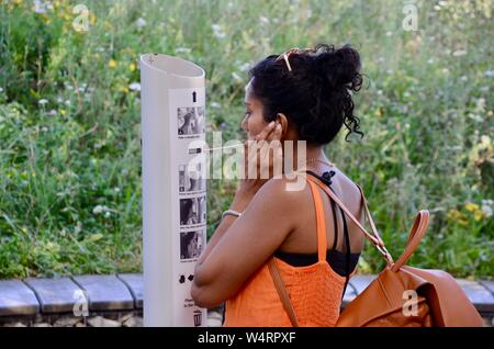 Der Bienenkorb zeitgenössische Kunst installation Kew Gardens Royal Botanic Gardens London England Großbritannien Stockfoto