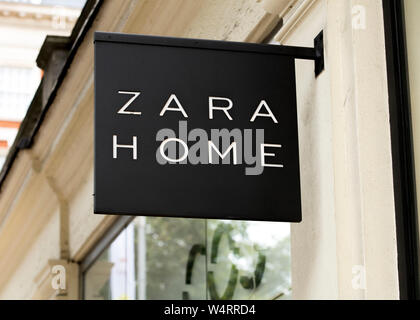 London, Großbritannien, 17. Juli 2019, Zara Home Sign in London Stockfoto