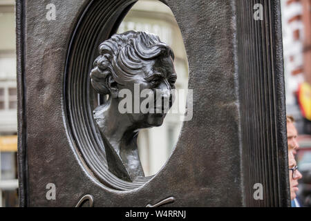 London, Großbritannien, 17. Juli 2019, Statue von Agatha Christie in Soho in London Stockfoto