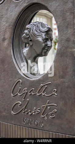 London, Großbritannien, 17. Juli 2019, Statue von Agatha Christie in Soho in London Stockfoto