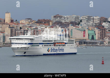 Pont-Aven kommt an Santander aus Plymouth. Stockfoto