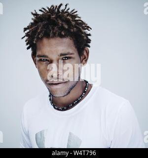 Porträt eines jungen Mannes mit Dreadlocks, Seychellen Stockfoto