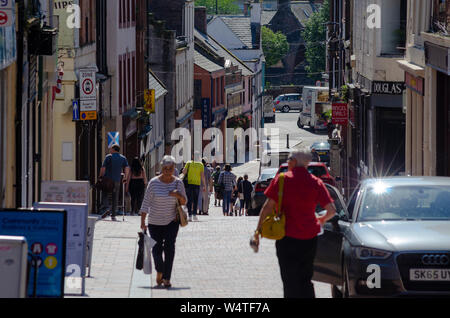 Käufer auf Friar's Vennel im Zentrum von Dumfries Schottland Großbritannien Stockfoto