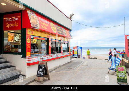 Ein Fast-Food-Restaurant an der Promenade von Westward Ho!, Devon, Großbritannien Stockfoto