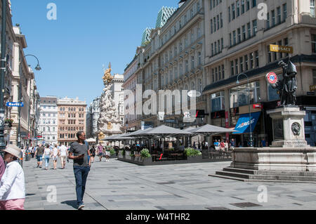 Rund um Wien - Pest Memorial & Straßencafés, Graben Stockfoto