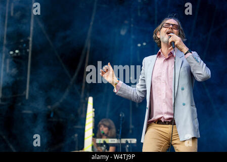 Cheshire, Großbritannien. Juli 2019 20. Jarvis Cocker führt auf der Hauptbühne mit seinem neuen Projekt Jarv ist an Bluedot Festival, Jodrell Bank Observatory Chesire2019, 2019-07-20 Stockfoto