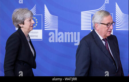 Belgien, Brüssel am 20. Februar 2019: Der britische Premierminister Theresa May und des Präsidenten der Europäischen Kommission, Jean-Claude Juncker die Teilnahme an einer Br Stockfoto