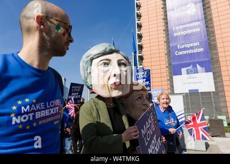 Belgien, Brüssel, am 21. März 2019: Demonstration vor der Europäischen Kommission gegen Brexit unter dem Motto 'Make Love, nicht Brexit'. Teilnehmer Stockfoto