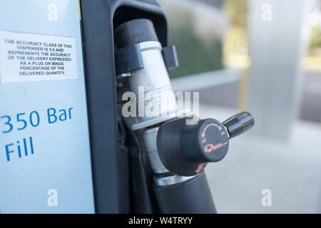 In der Nähe der Pumpe auf eine experimentelle Verbraucher Wasserstoff-tankstelle für Brennstoffzelle emissionsfreie Autos, in San Ramon, Kalifornien, November 4, 2018. () Stockfoto