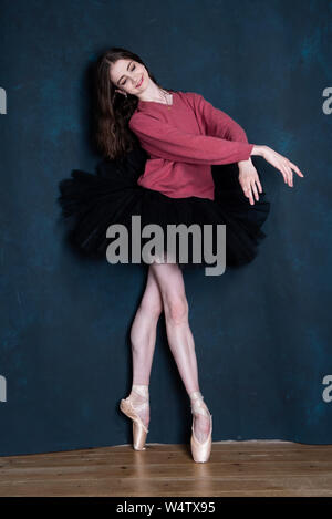 Ballerina im Fotostudio Stockfoto