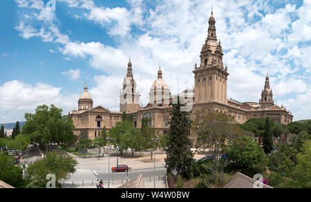 Museu Nacional d'Art de Catalunya oder MNAC hat eine Sammlung der Romanischen Kunst zu den bedeutendsten der Welt. Stockfoto