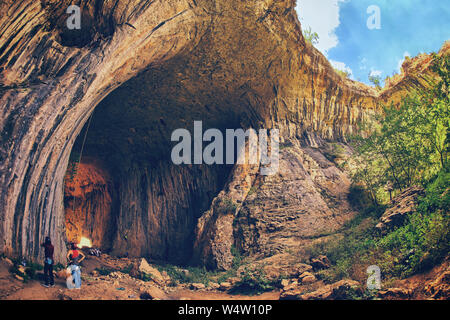 Auge Gottes, prohodna Höhle, Bulgarien Stockfoto