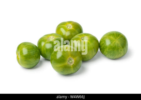 Frisch saftig grün gestreifte Tomaten schließen bis auf weißem Hintergrund Stockfoto