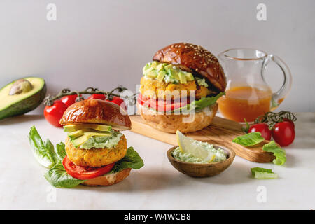 Vegane Burger mit Karotte Stockfoto