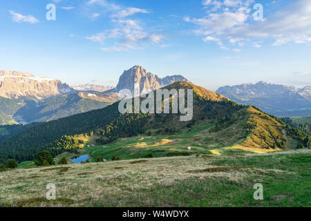 Gipfeln der Dolomiten am Nachmittag. Bereich der Seceda. Stockfoto