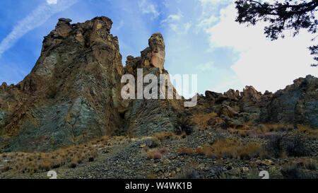 Die schroffen Spitzen der Smith Rock, Oregon Stockfoto