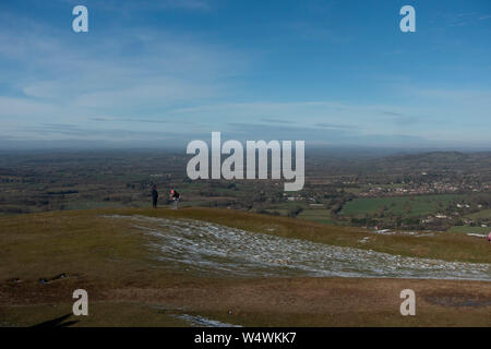 Querformat von der Oberseite der Malvern Hills in Great Malvern, Großbritannien. Die Malvern Hills sind eine Reihe von Hügeln in der englischen Landschaft von Worcestershire, Herefordshire und Gloucestershire. Stockfoto