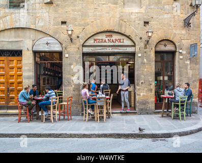 Florenz, Italien, 11. MAI 2019: Pizza Napoli 1955 auf die Via dei Neri Stockfoto