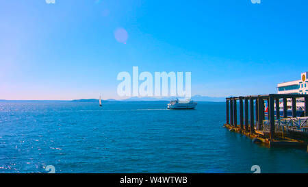 Seattle, Washington, USA (mai 10, 2019) Downtown Seattle, Tag Blick auf das Seattle Aquarium auf Pier 70 an der Elliott Bay Waterfront in Seattle, Stockfoto